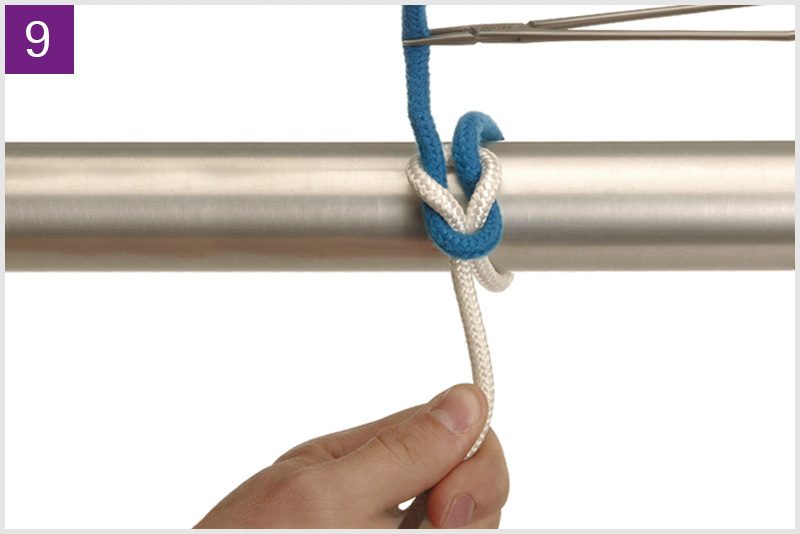 09_Square_Knot_With_Instrument