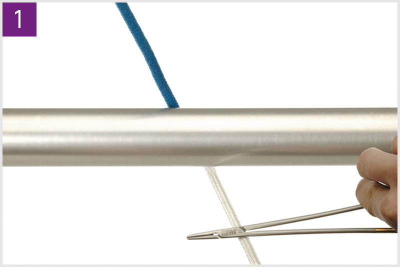 Surgeon’s Knot (With instrument)