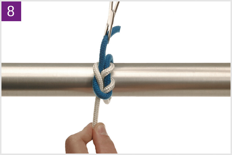 Surgeon’s Knot (With instrument)